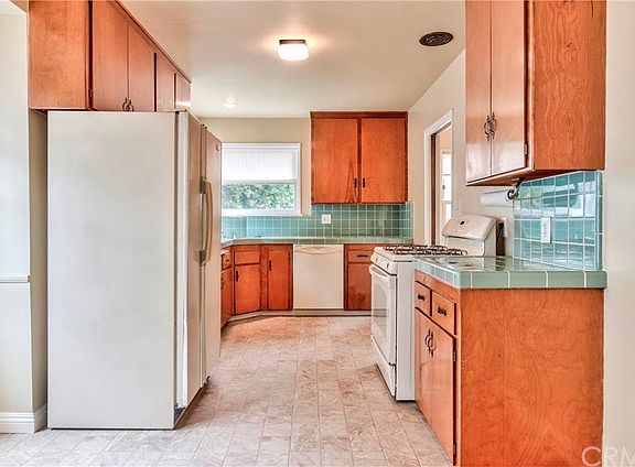5th image of 9023 Smallwood Ave