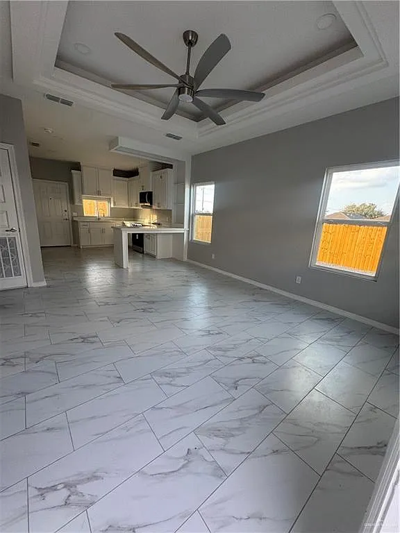 3 bed, 2.0 bath, 1050 sqft, $1,350 — Photo 2