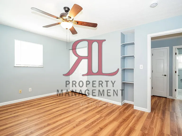 3501 Woodlawn Ave — Photo 11