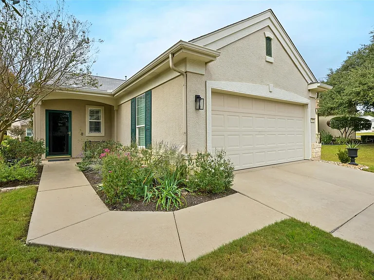 112 Ranier Ln — Photo 3