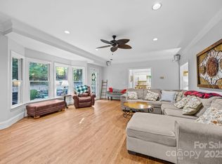 5 Silverstone Dr, Asheville, NC 28805