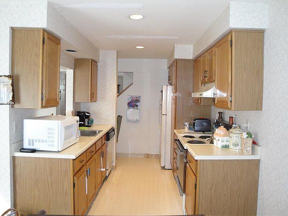 5th image of 549 Lakewood Dr