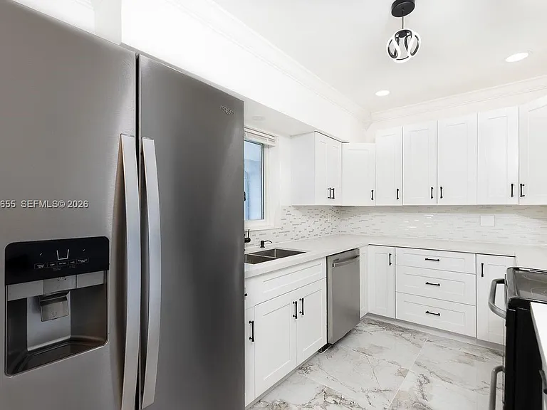 15925 NE 18th Ave — Photo 30