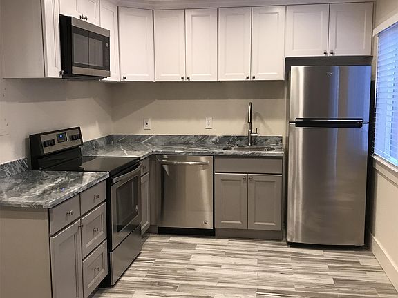 2nd image of 1716 H St APT 8