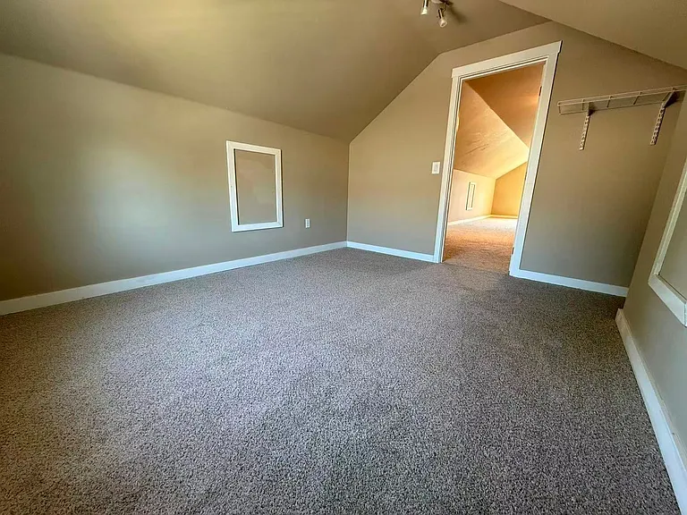 4063 Alameda Ave NE — Photo 22
