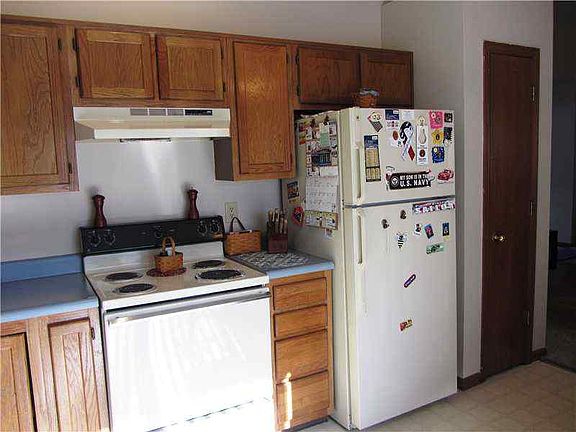 3rd image of 5611 Imperial Woods Cir