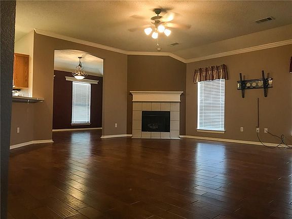 2nd image of 5479 Lawnsberry Dr