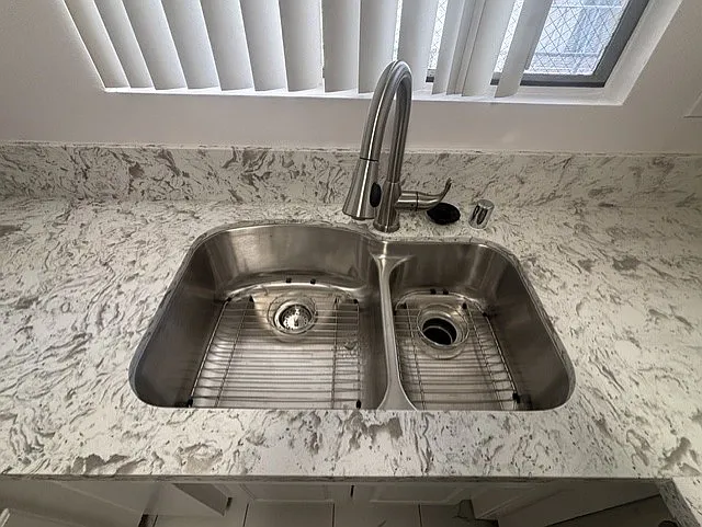 Boulevard Apts — Photo 8