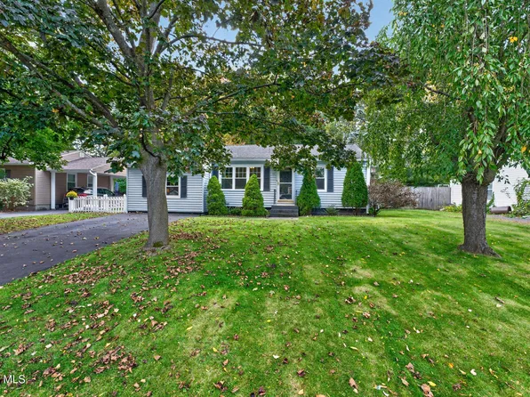 17 Richards Drive, Albany, NY 12205