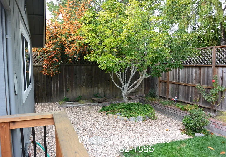 530 Chase St — Photo 21