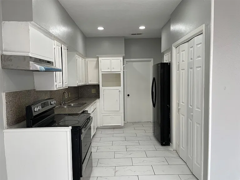 526 Meadow Knoll Dr — Photo 6