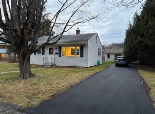 113 Fern St, Northampton, MA 01062