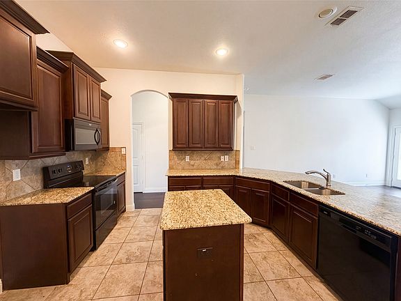 2nd image of 3717 Dutch Iris Ln