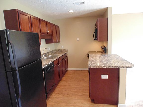 4th image of 648 Stowe Ct APT 2