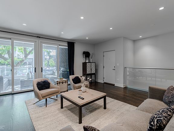 5th image of 2724 W Armitage Ave #1E