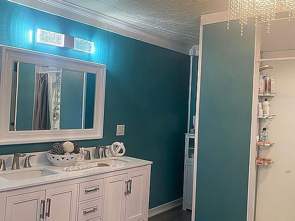 Master bath 