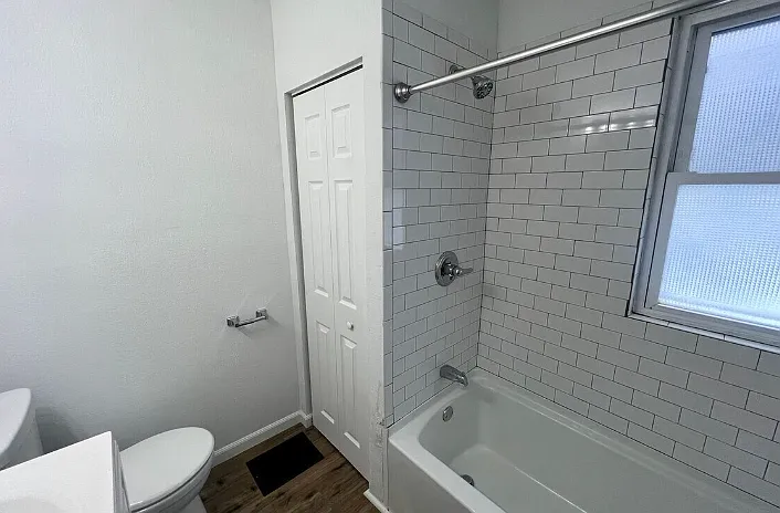 98 12th St #1 — Photo 7