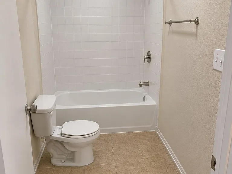 1518 Perennial Ln — Photo 13