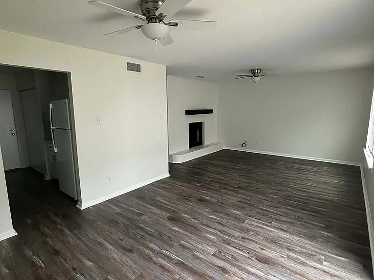 4 Brookwood Cir — Photo 4