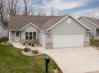 4927 W Woods Creek Ln, Appleton, WI 54913