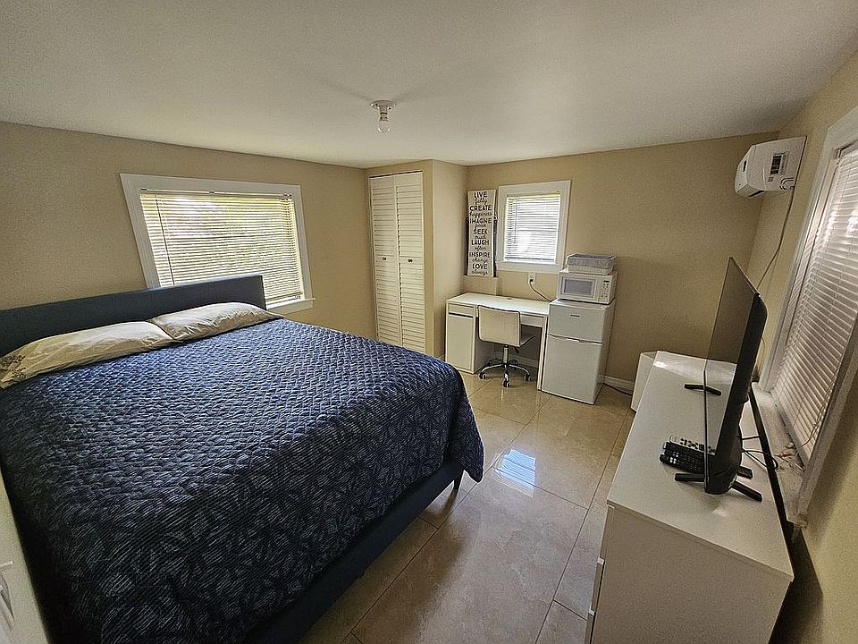 1st image of 121 Havenwood Dr