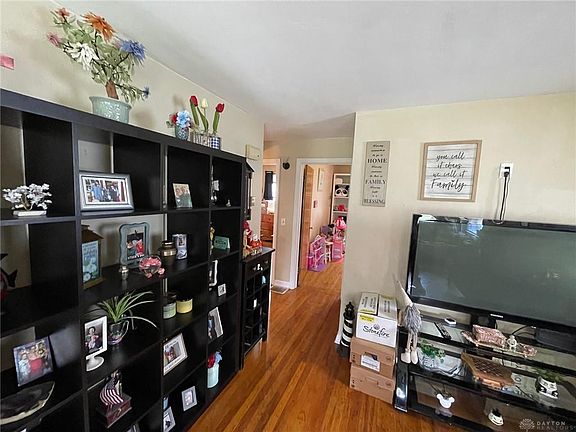 3rd image of 523 Burkhardt Ave