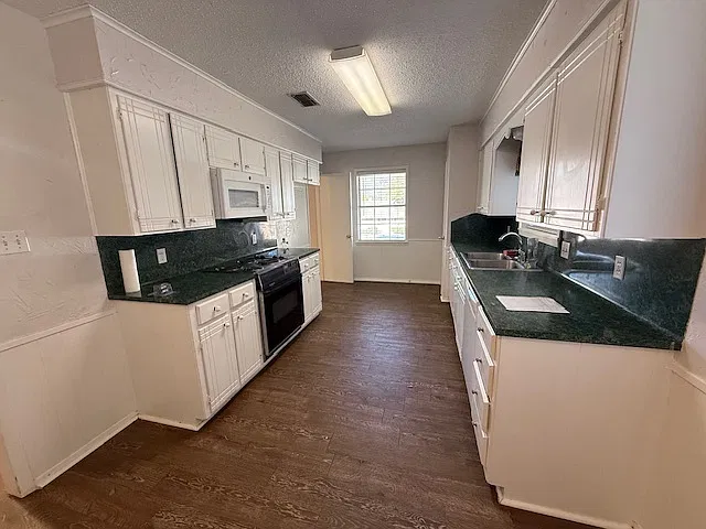 3 bed, 1920 sqft, $1,595 — Photo 4