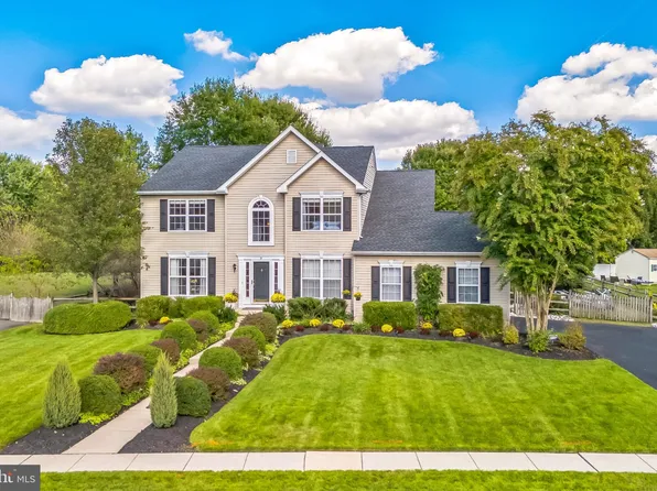 9 Wagon Rd, Lumberton, NJ 08048