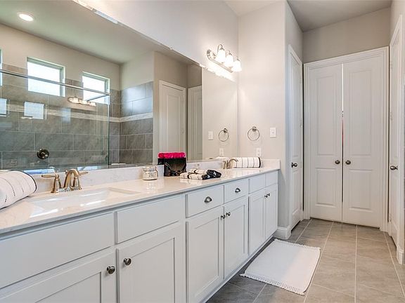 4th image of 5417 Basham Ln