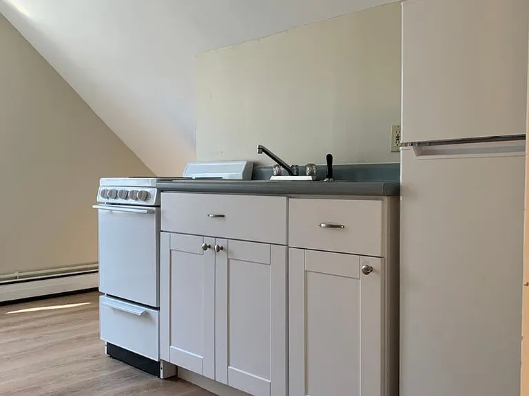 11-13 Kirkland St — Photo 8