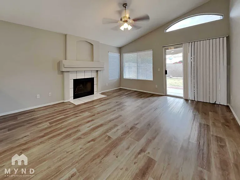 1045 W Todd Dr — Photo 6