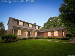 2165 Jason Dr, Commerce Township, MI 48382