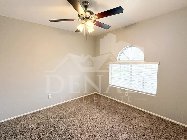 805 S Esmeralda — Photo 18
