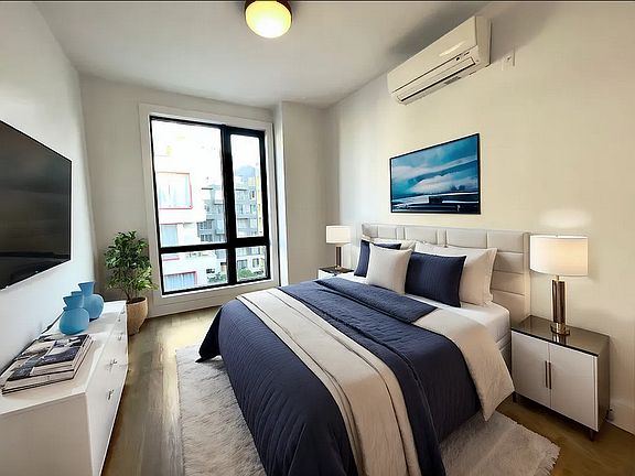 4th image of 115 Stanwix St #319