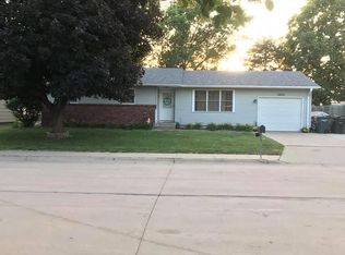 2825 Wendell Dr, Hastings, NE 68901