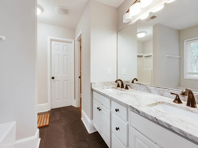 183 Oak Meadows Dr — Photo 6