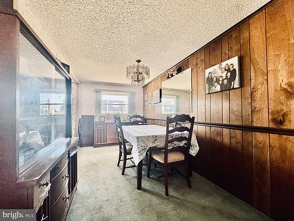 5th image of 8 Shipley Pl