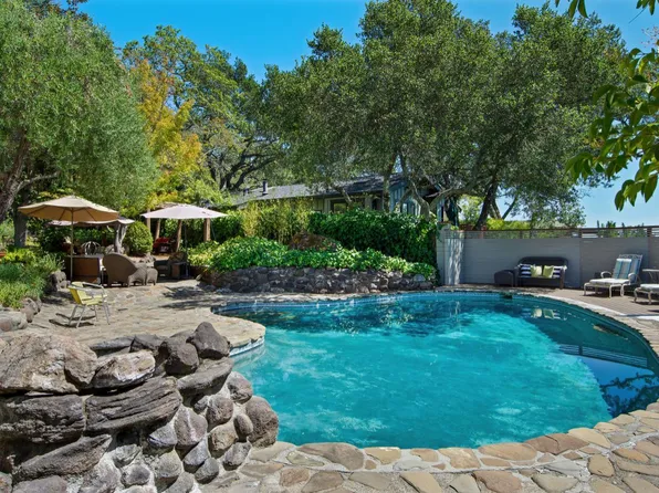 17217 Hillcrest Avenue, Sonoma, CA 95476