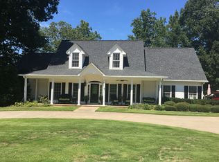 4635 Plantation Dr, Flowery Branch, GA 30542