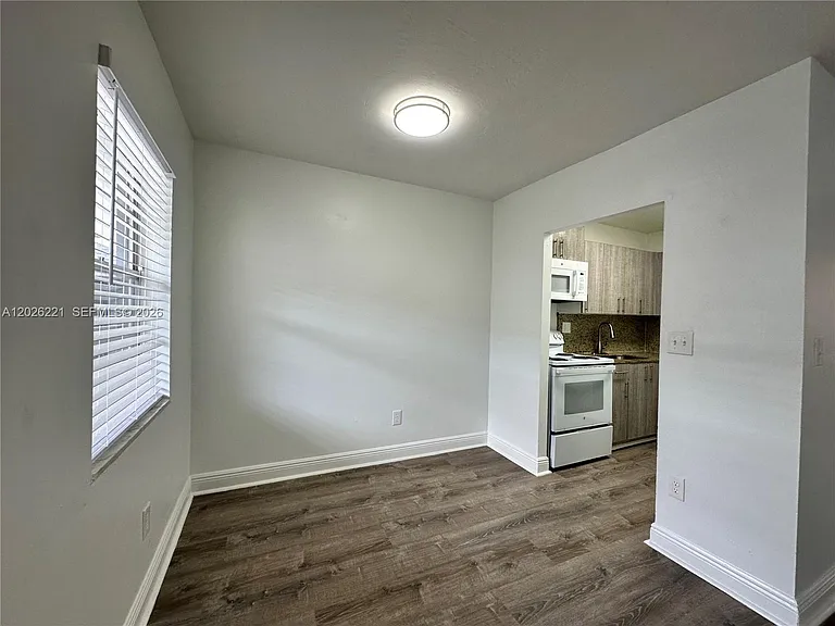 2910 Pierce St #209 — Photo 3