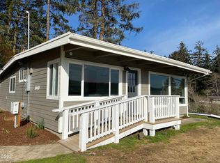 1640 NE Lake Cove Dr, Lincoln City, OR 97367