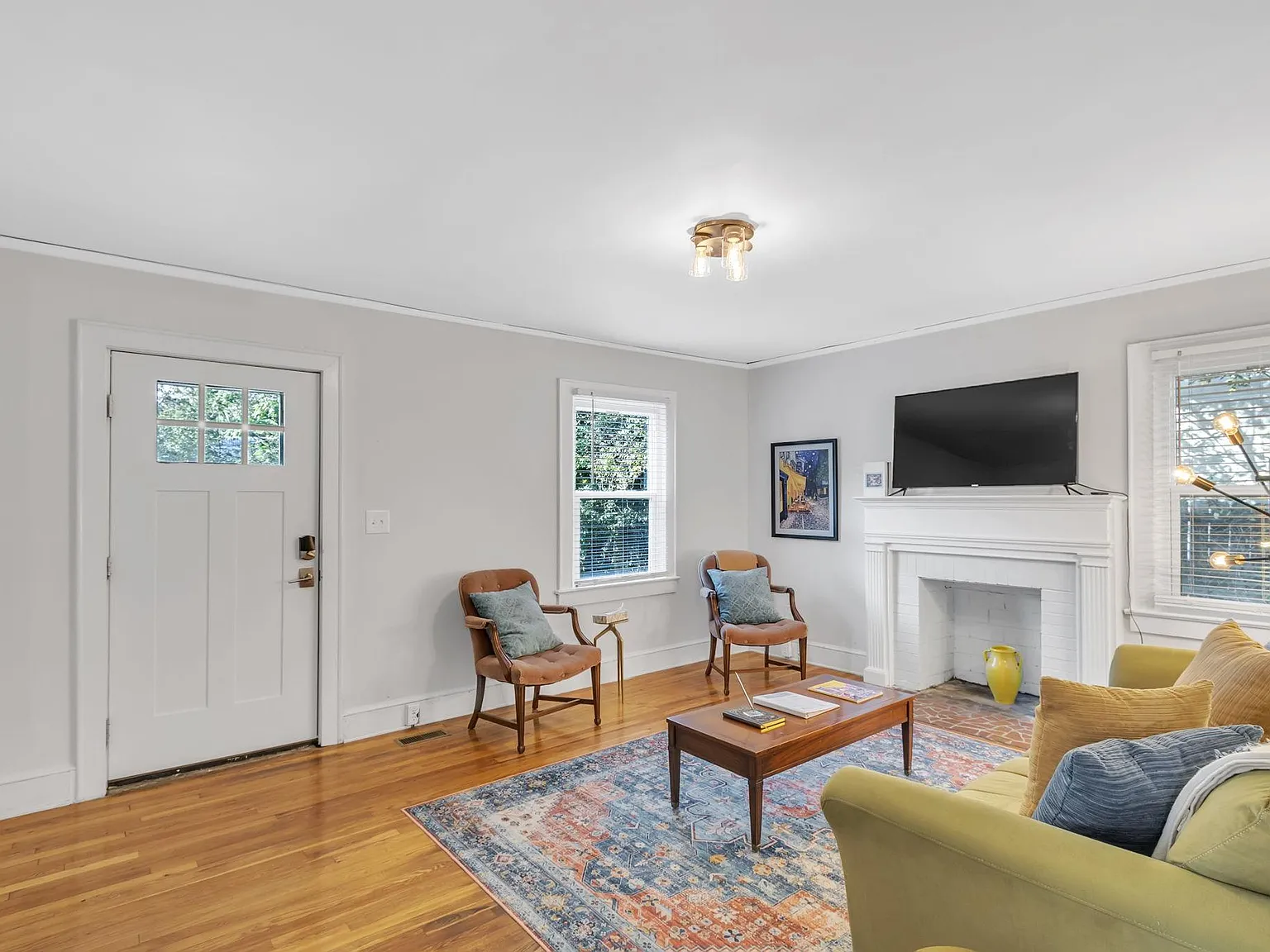 2 bed, 1043 sqft, $2,400 — Photo 4
