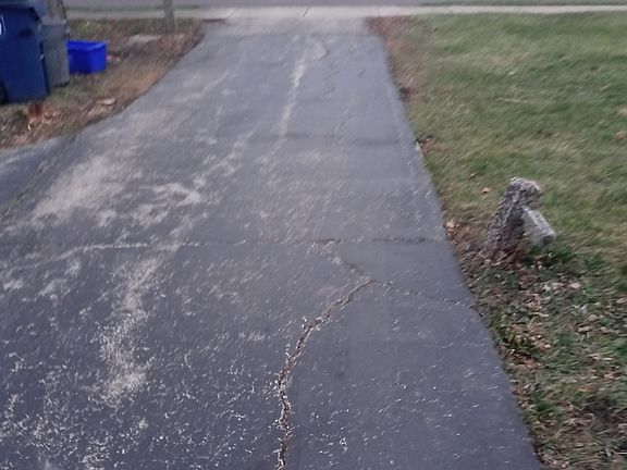 3rd image of 330 Parkview Dr