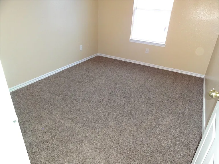 1554 Stone Village Dr — Photo 12