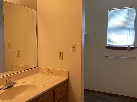 4th image of 1204 S Frankfort Ave #B