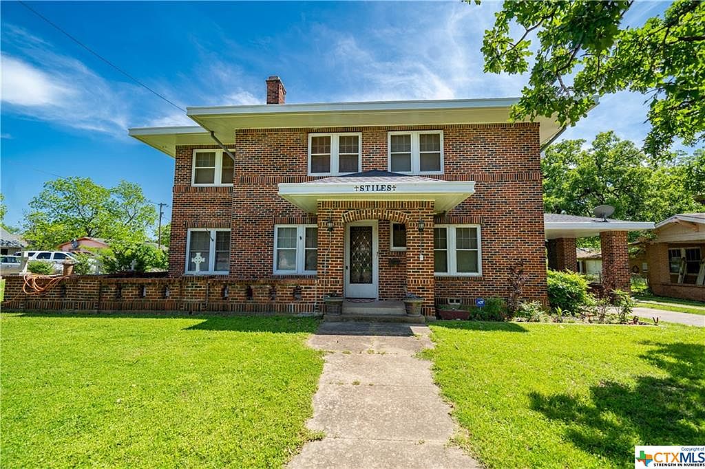 1102 E Main St Gatesville Tx 76528 Mls 410720 Zillow