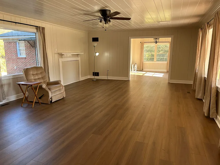 2110 Broome Rd — Photo 3