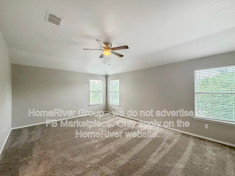 1072 Aviary — Photo 10