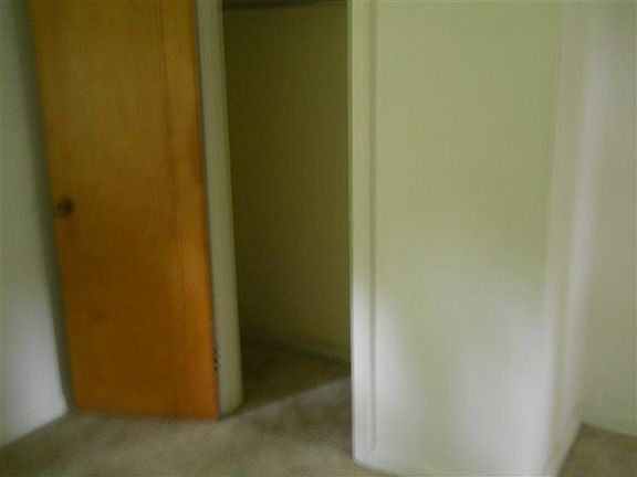 4th image of 1805 Maplegrove Ave