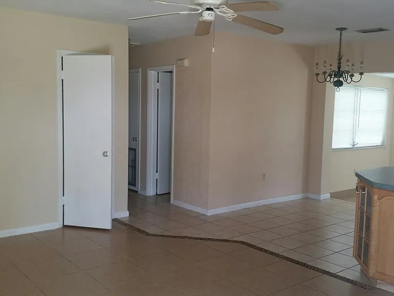 2216 Anne Ave — Photo 4